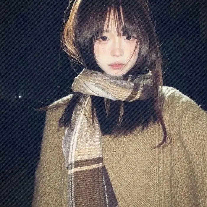 背鸭子的男孩